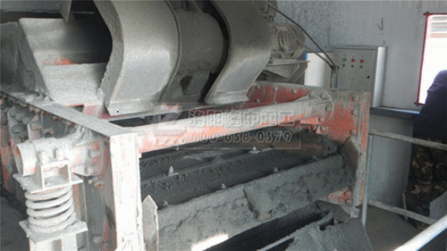 尾礦干排篩組現(xiàn)場組圖 尾礦干排篩組現(xiàn)場組圖.gif